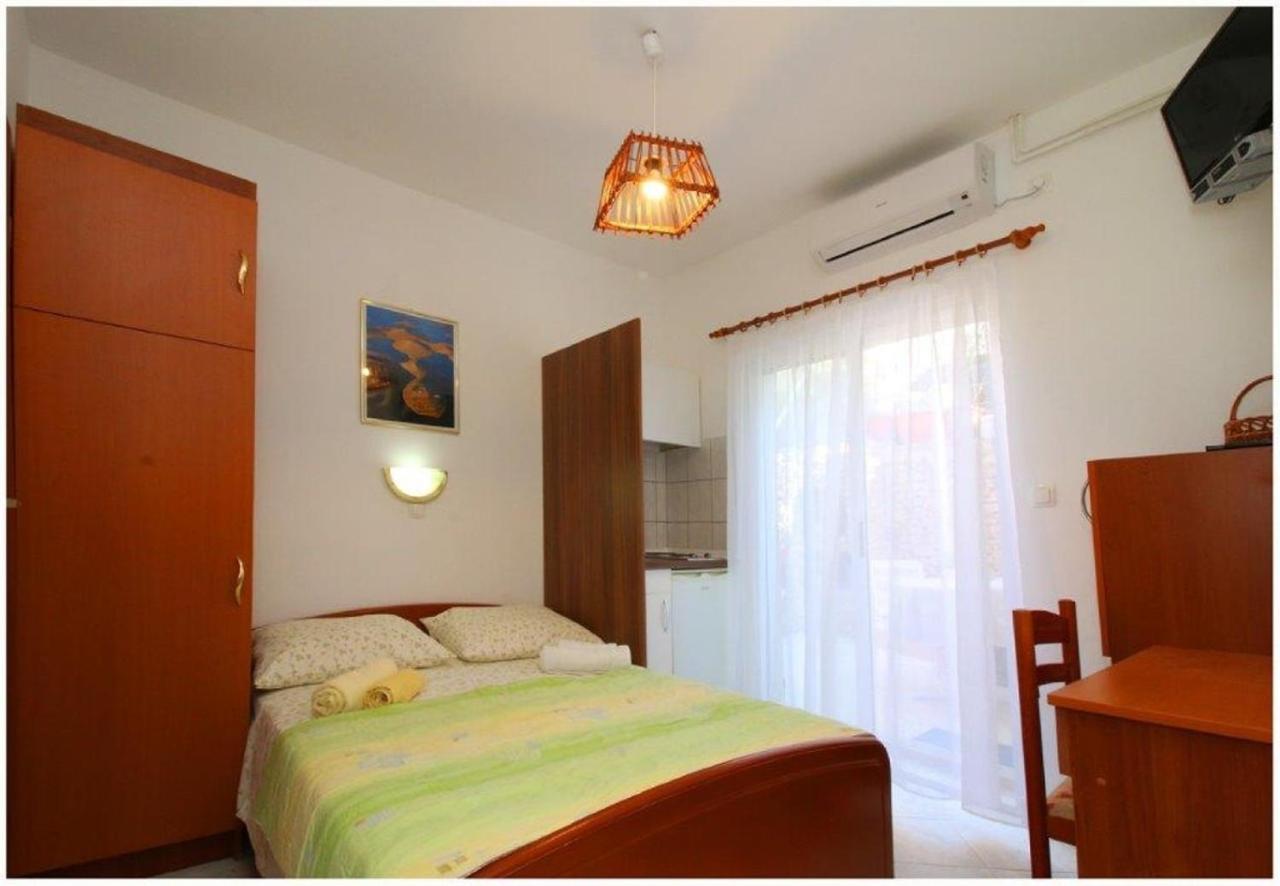 Apartments And Rooms Mirja-Parking Primošten Εξωτερικό φωτογραφία